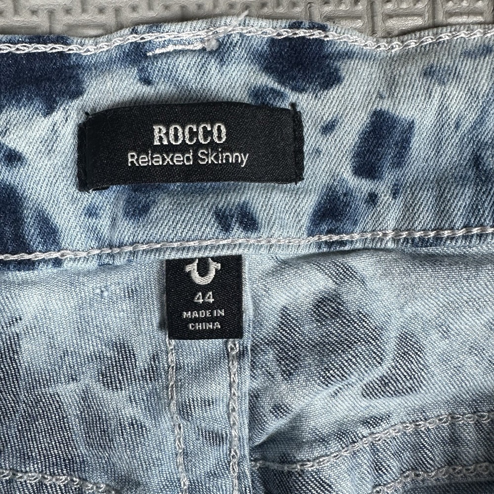 True Religion Rocco Relaxed Skinny Jeans Mens 44x33 Acid Wash Denim No SN Flap - Picture 6 of 12
